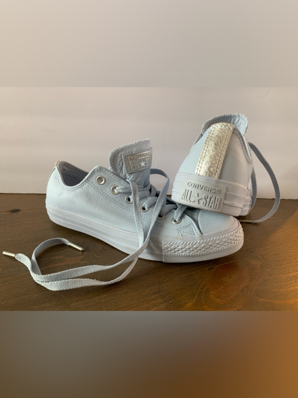 Converse All Star Leather Blue Men 7/Women 9 NWOT